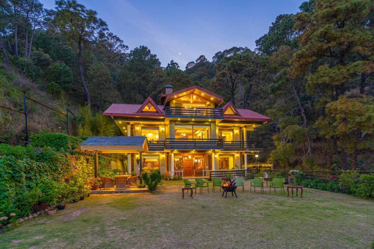 Stayvista At Floradale W Jacuzzi & Wood-Fire Pizza Kasauli Exterior foto