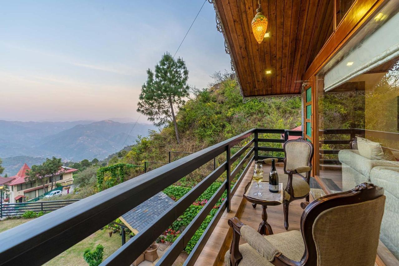 Stayvista At Floradale W Jacuzzi & Wood-Fire Pizza Kasauli Exterior foto