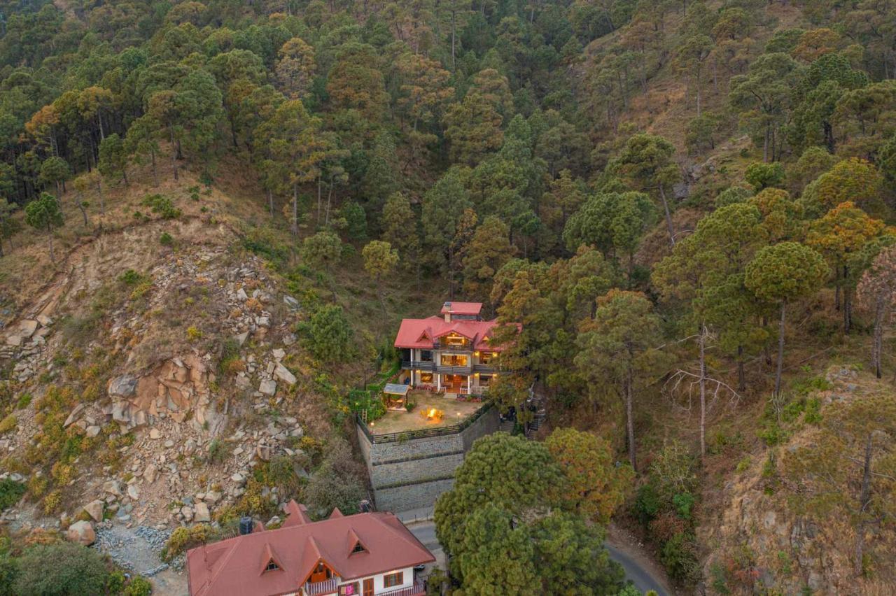 Stayvista At Floradale W Jacuzzi & Wood-Fire Pizza Kasauli Exterior foto