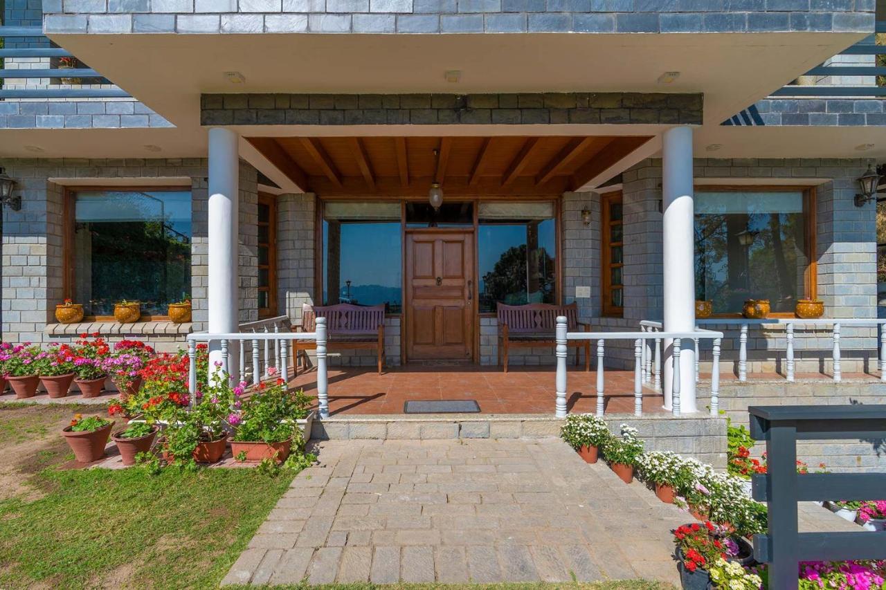 Stayvista At Floradale W Jacuzzi & Wood-Fire Pizza Kasauli Exterior foto