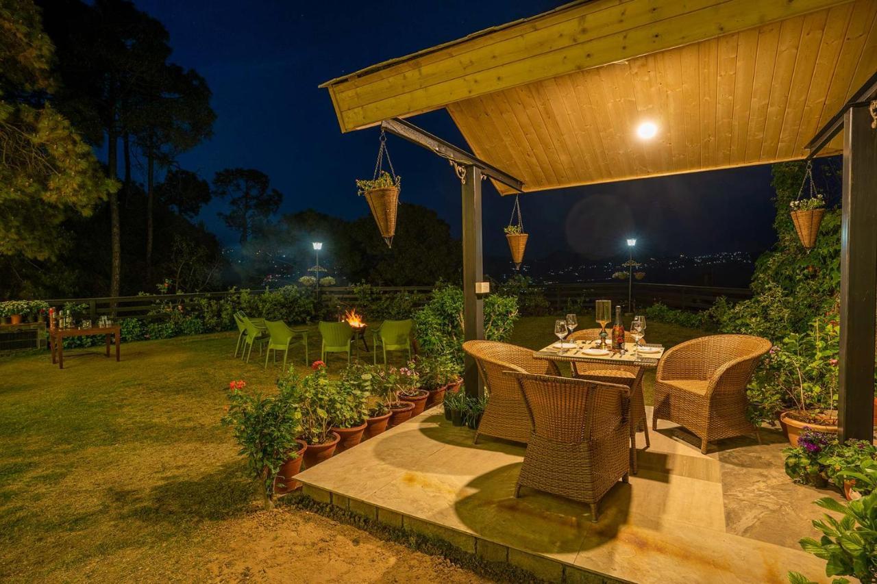 Stayvista At Floradale W Jacuzzi & Wood-Fire Pizza Kasauli Exterior foto